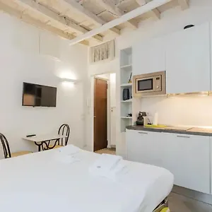 Appartamento Alzaia, Milano